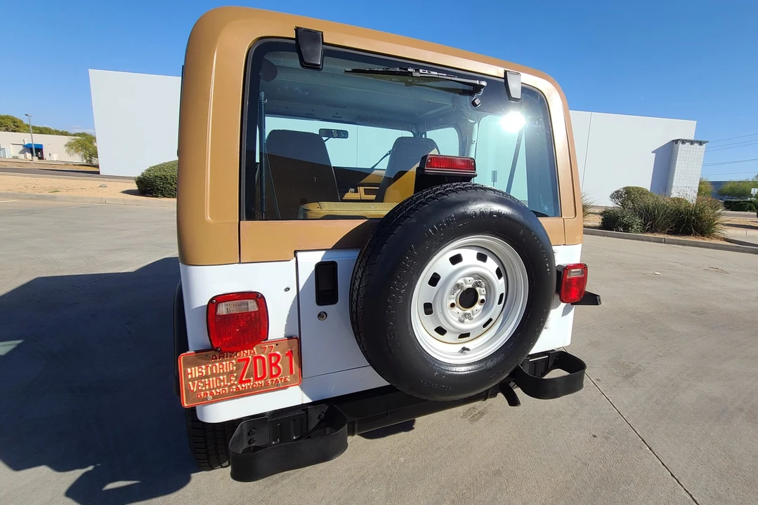 1994 Jeep YJ Wrangler - Image 14 of 31