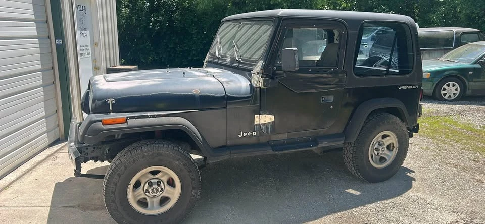 1994 Jeep YJ Wrangler - Image 6 of 10