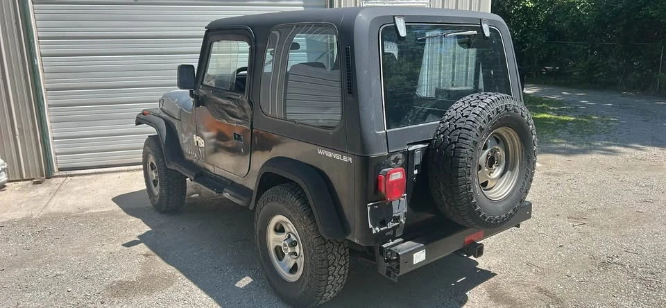 1994 Jeep YJ Wrangler - Image 5 of 10