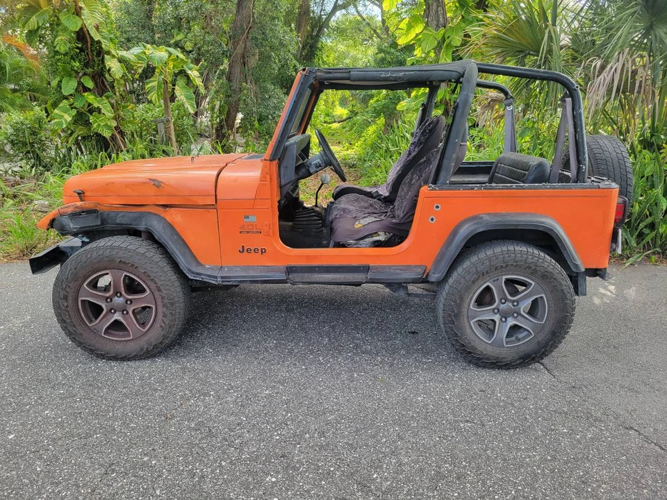1994 Jeep YJ Wrangler - Image 5 of 10