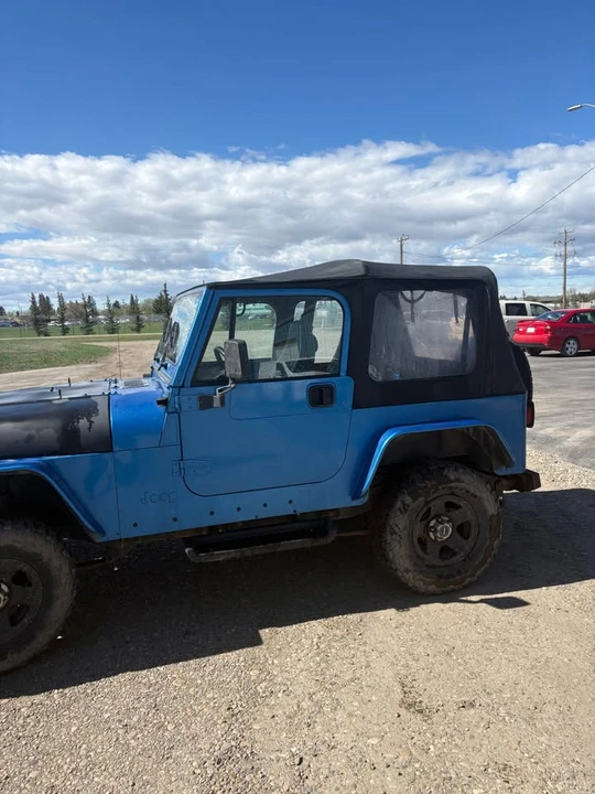 1994 Jeep YJ Wrangler - Image 9 of 10