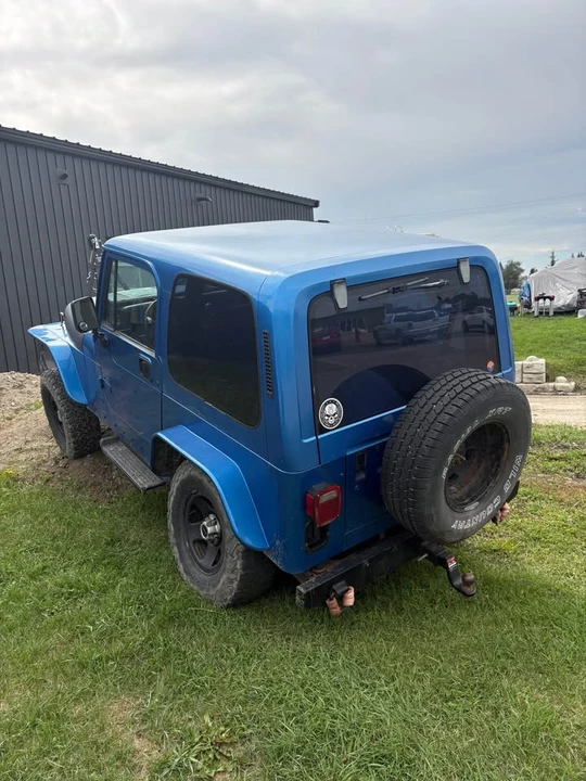 1994 Jeep YJ Wrangler - Image 4 of 10