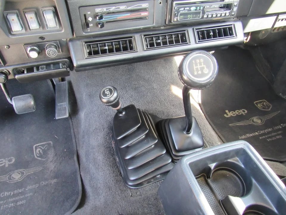 1994 Jeep YJ Wrangler - Image 10 of 14
