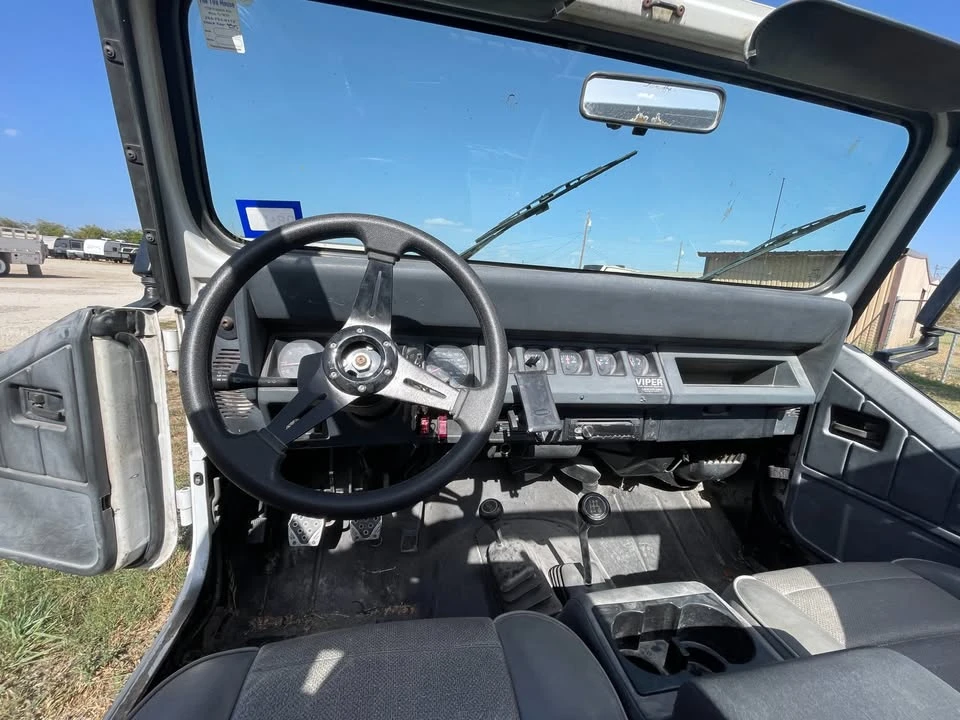 1994 Jeep YJ Wrangler - Image 9 of 18