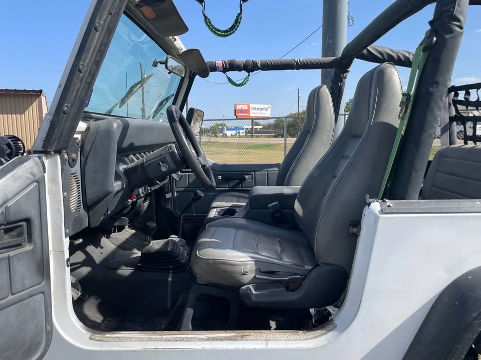 1994 Jeep YJ Wrangler - Image 12 of 18