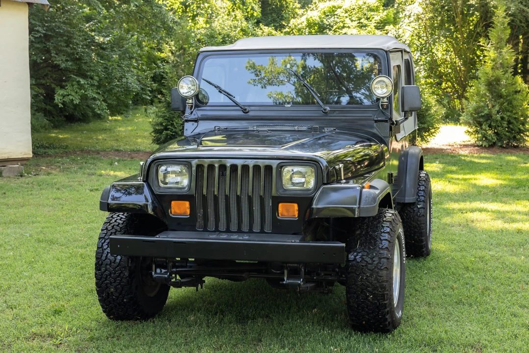 1994 Jeep YJ Wrangler - Image 11 of 31