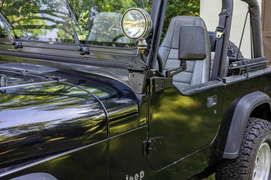 1994 Jeep YJ Wrangler - Image 26 of 31