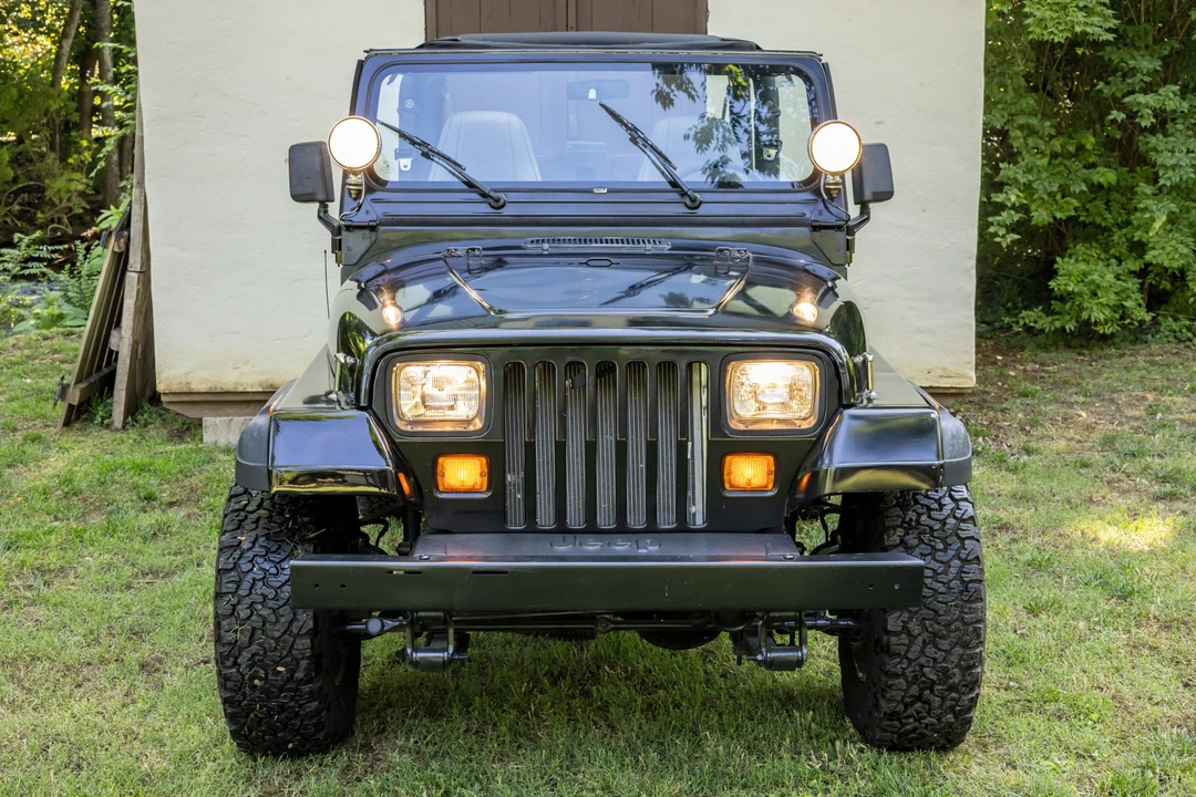 1994 Jeep YJ Wrangler - Image 10 of 31