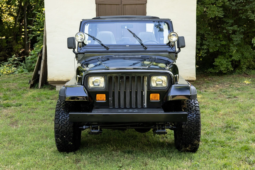 1994 Jeep YJ Wrangler - Image 9 of 31