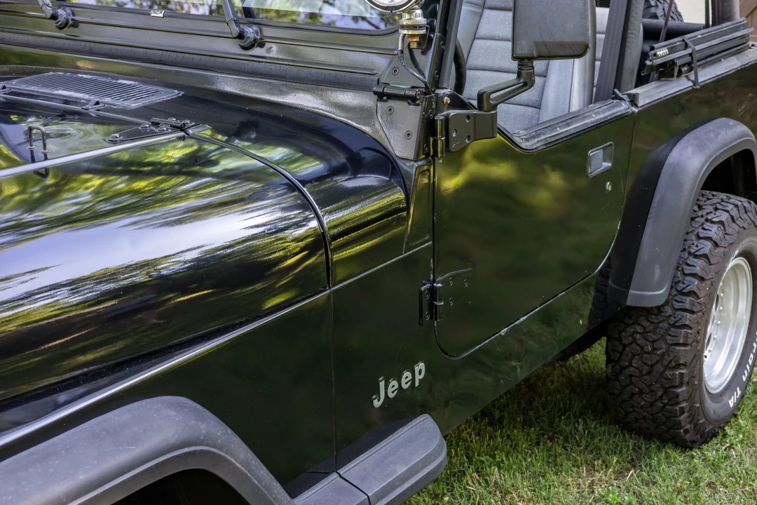 1994 Jeep YJ Wrangler - Image 27 of 31