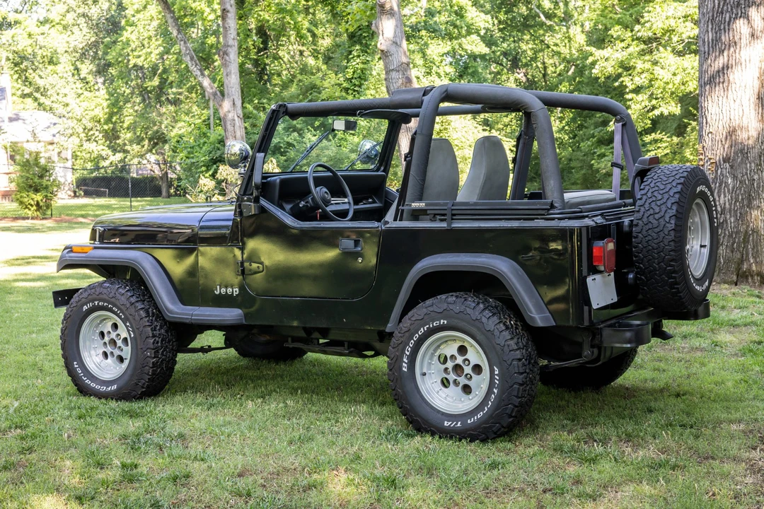 1994 Jeep YJ Wrangler - Image 4 of 31
