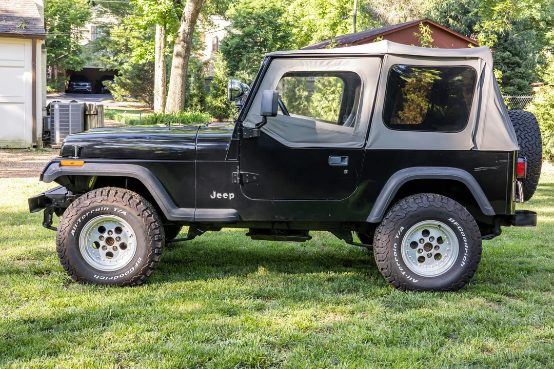 1994 Jeep YJ Wrangler - Image 13 of 31