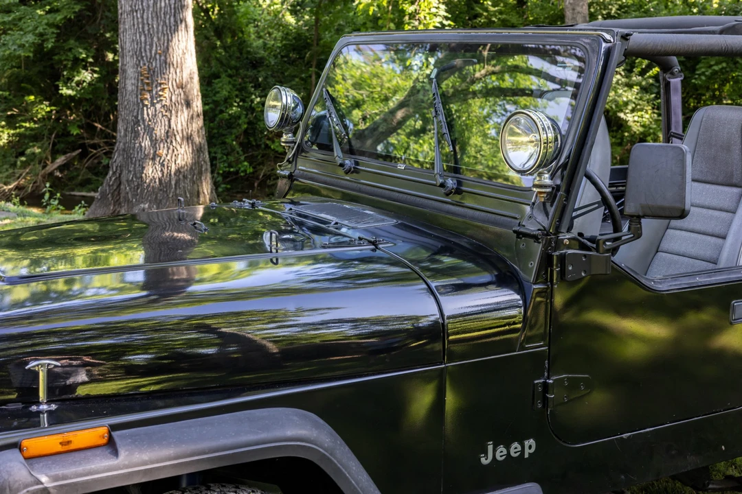 1994 Jeep YJ Wrangler - Image 24 of 31