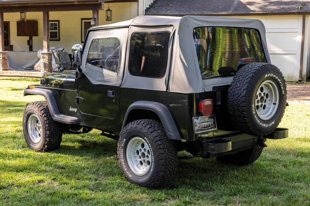 1994 Jeep YJ Wrangler - Image 14 of 31