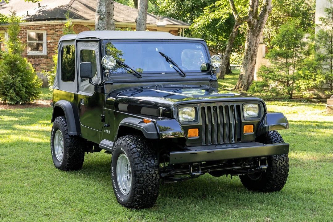 1994 Jeep YJ Wrangler - Image 19 of 31