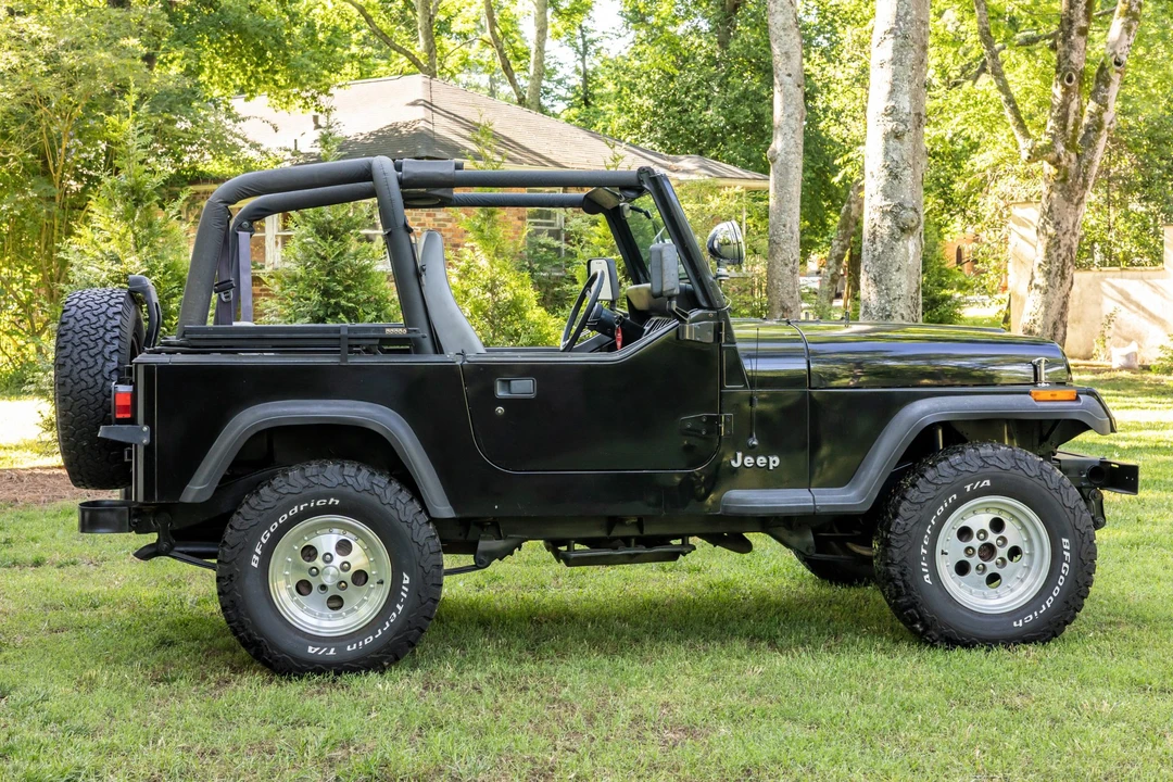 1994 Jeep YJ Wrangler - Image 7 of 31