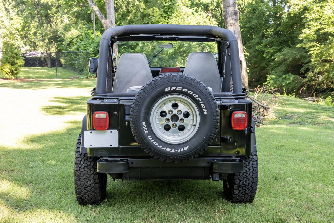 1994 Jeep YJ Wrangler - Image 5 of 31