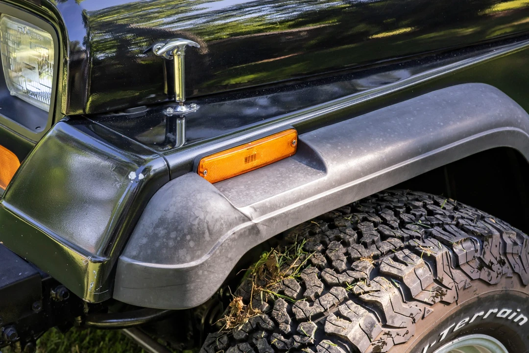 1994 Jeep YJ Wrangler - Image 22 of 31