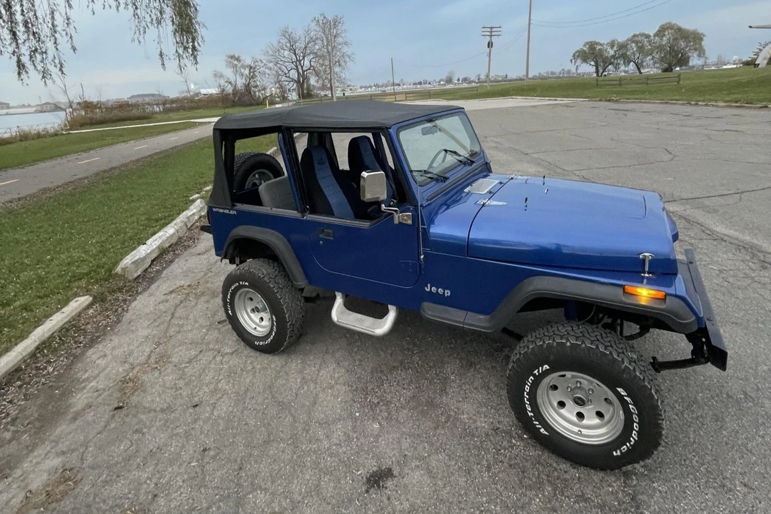 1994 Jeep YJ Wrangler - Image 6 of 31