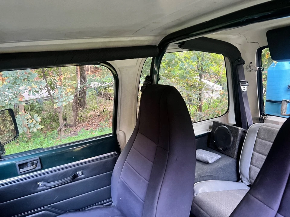 1994 Jeep YJ Wrangler - Image 19 of 21