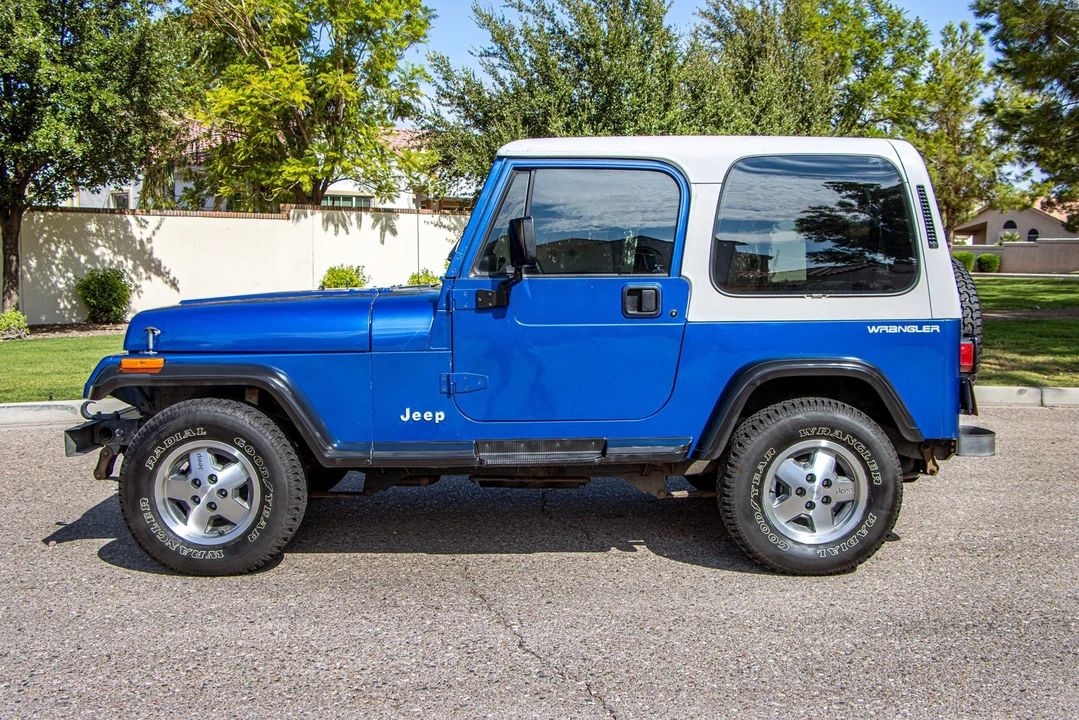 1994 Jeep YJ Wrangler - Image 13 of 31