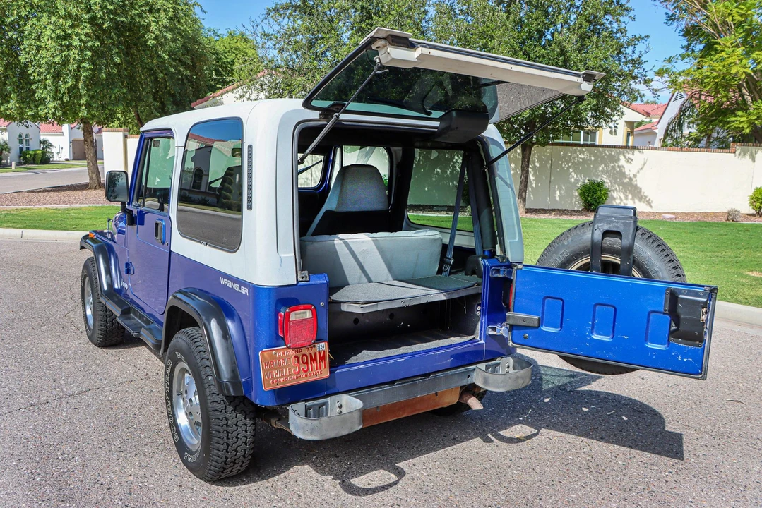 1994 Jeep YJ Wrangler - Image 30 of 31