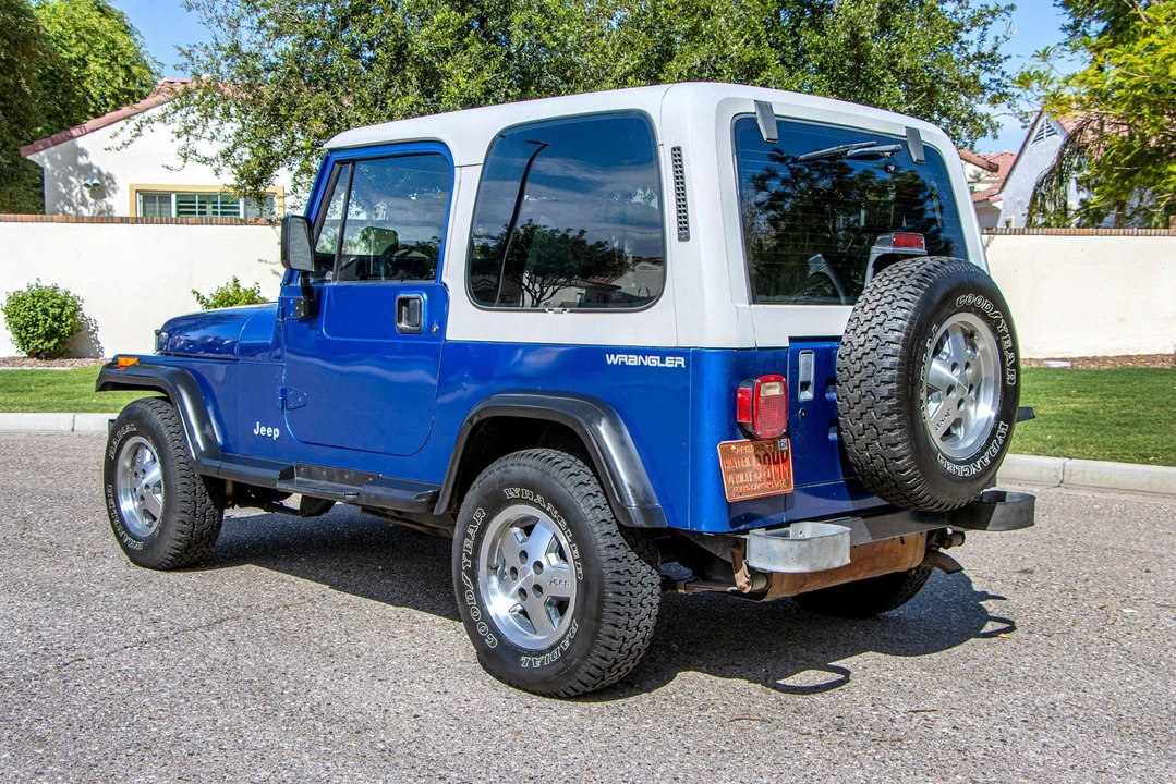 1994 Jeep YJ Wrangler - Image 14 of 31