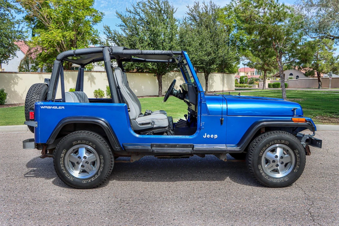 1994 Jeep YJ Wrangler - Image 7 of 31