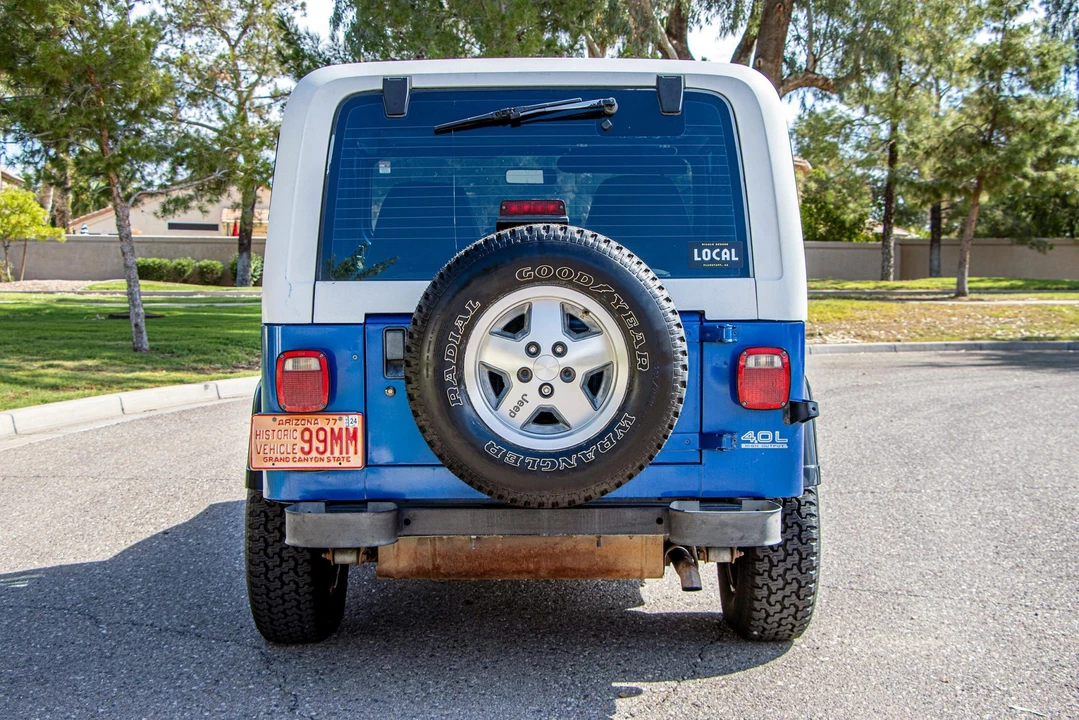 1994 Jeep YJ Wrangler - Image 15 of 31