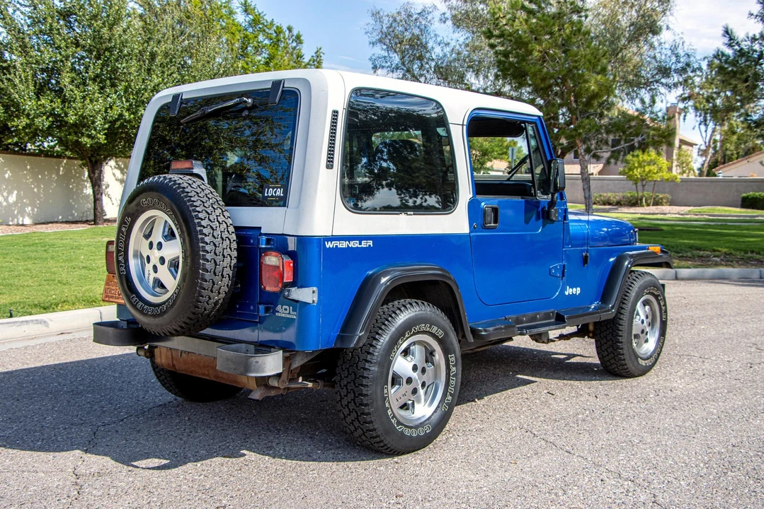 1994 Jeep YJ Wrangler - Image 16 of 31