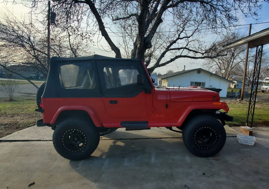 1994 Jeep YJ Wrangler - Image 8 of 31