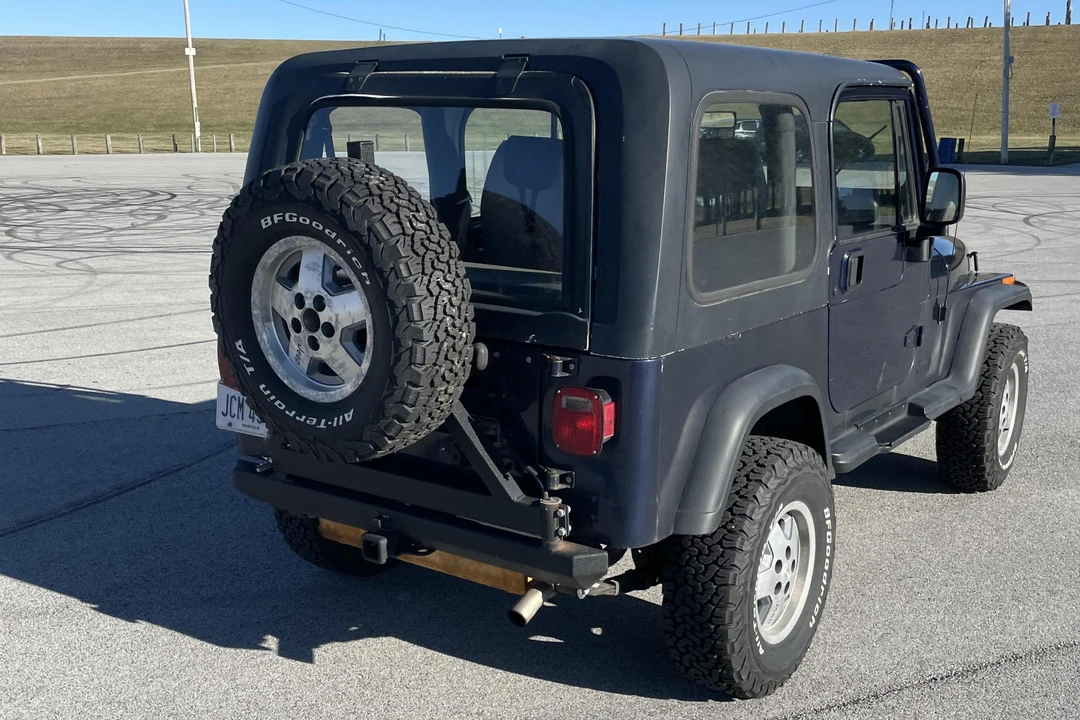 1994 Jeep YJ Wrangler - Image 16 of 31