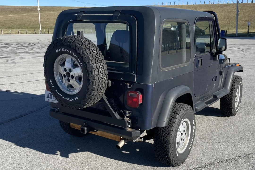 1994 Jeep YJ Wrangler - Image 5 of 31