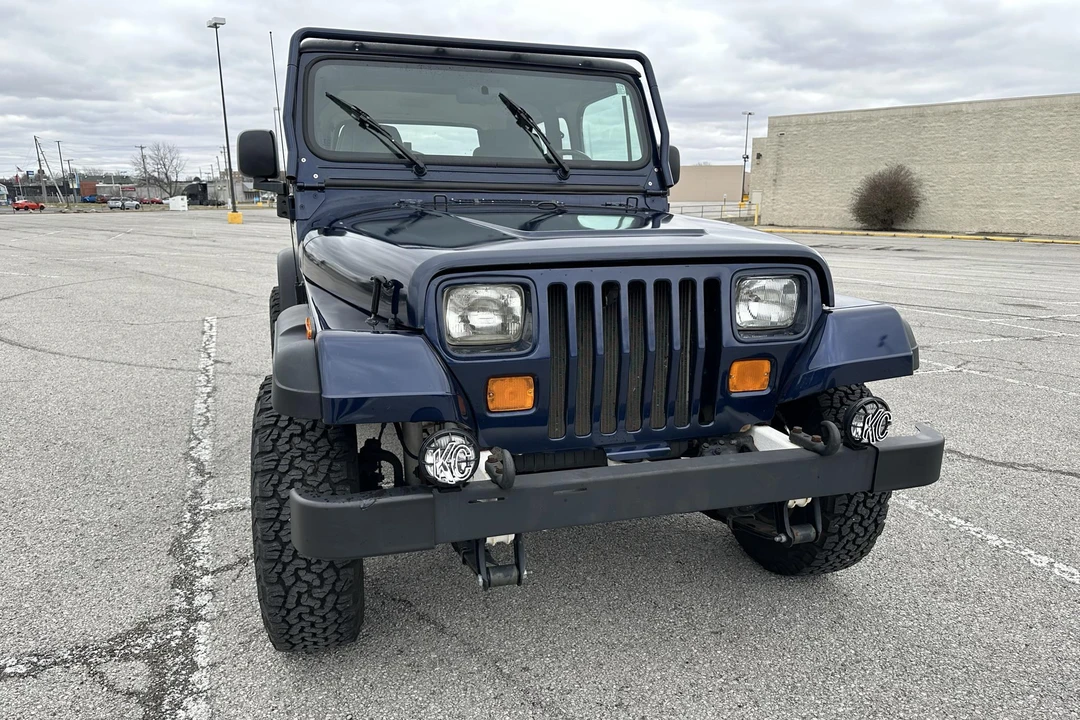 1994 Jeep YJ Wrangler - Image 23 of 31