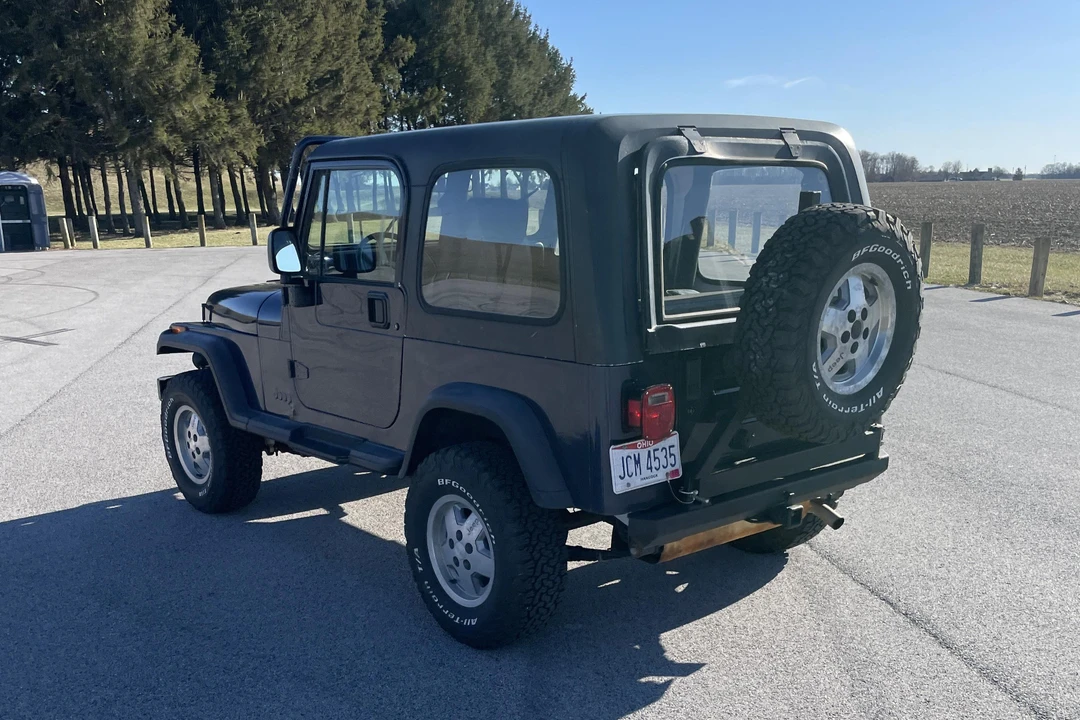 1994 Jeep YJ Wrangler - Image 9 of 31