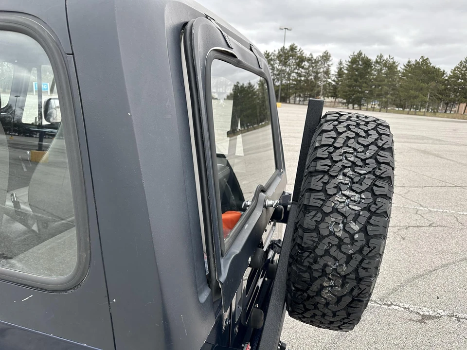 1994 Jeep YJ Wrangler - Image 28 of 31