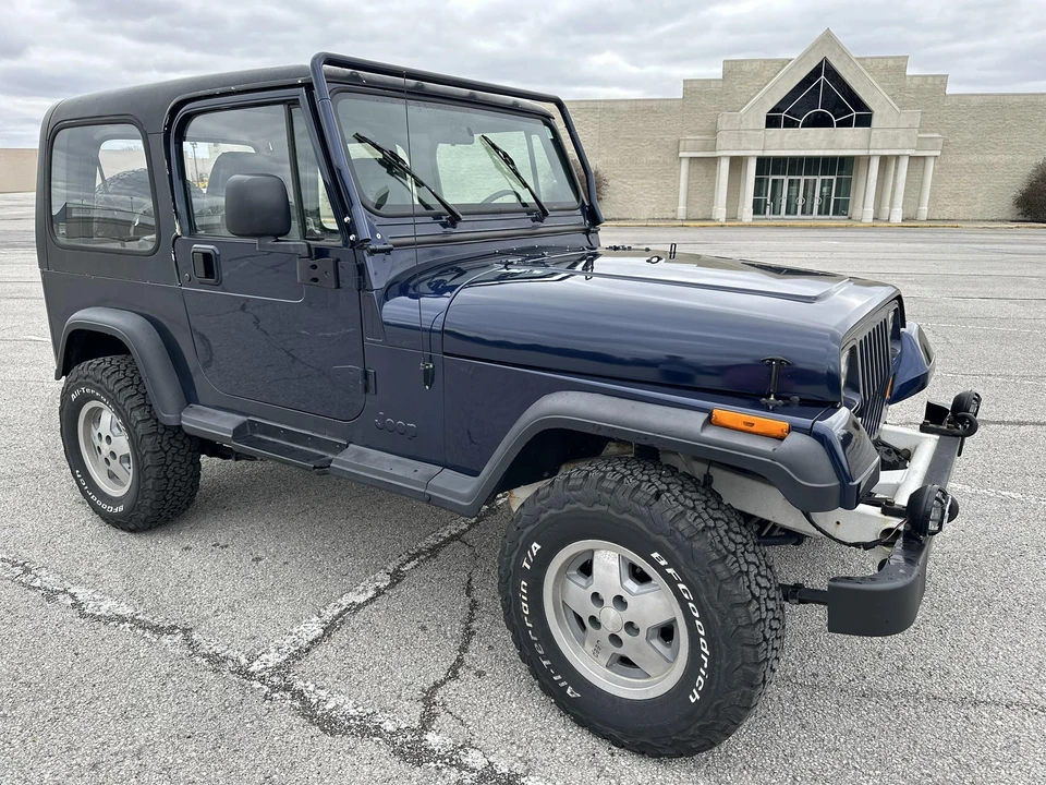 1994 Jeep YJ Wrangler - Image 21 of 31