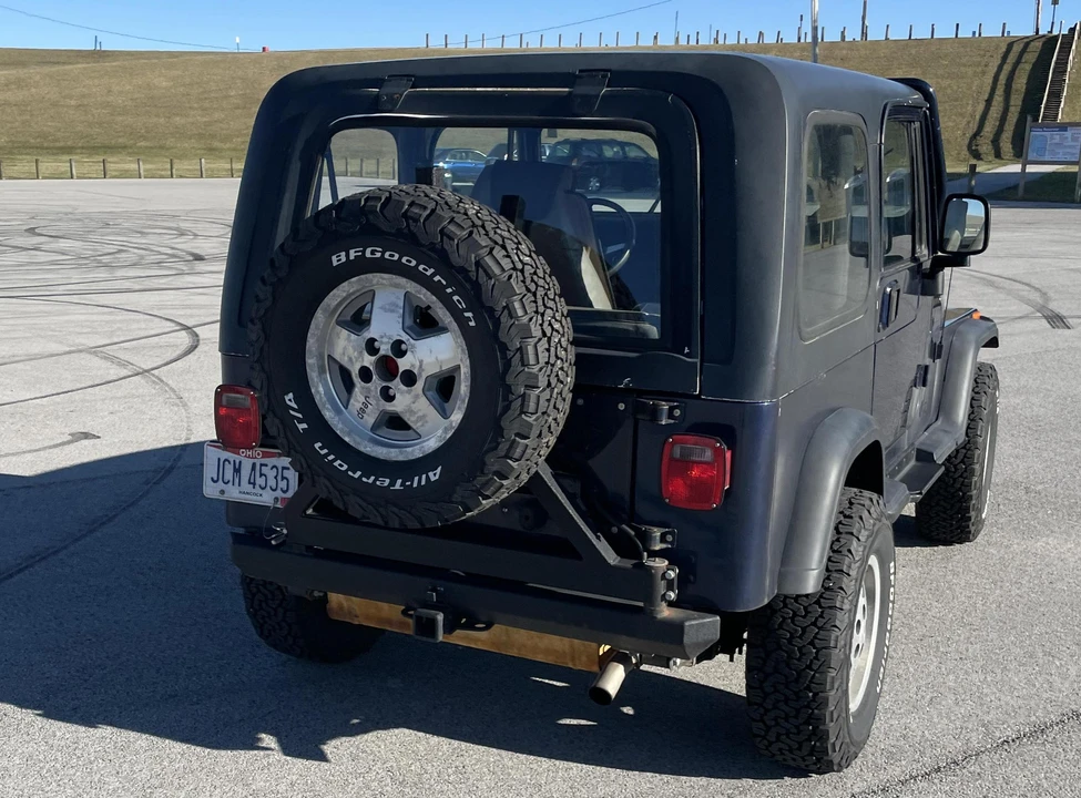 1994 Jeep YJ Wrangler - Image 15 of 31