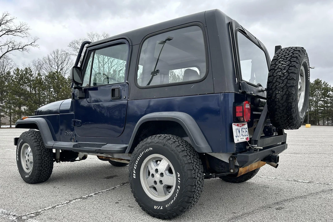 1994 Jeep YJ Wrangler - Image 4 of 31