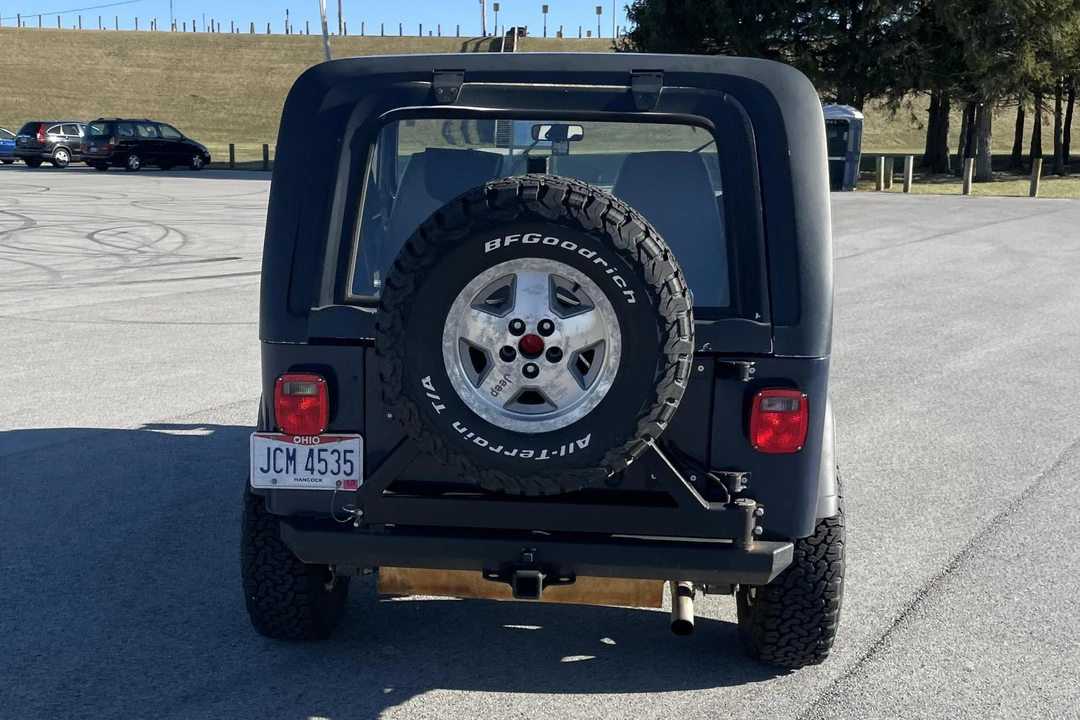 1994 Jeep YJ Wrangler - Image 13 of 31