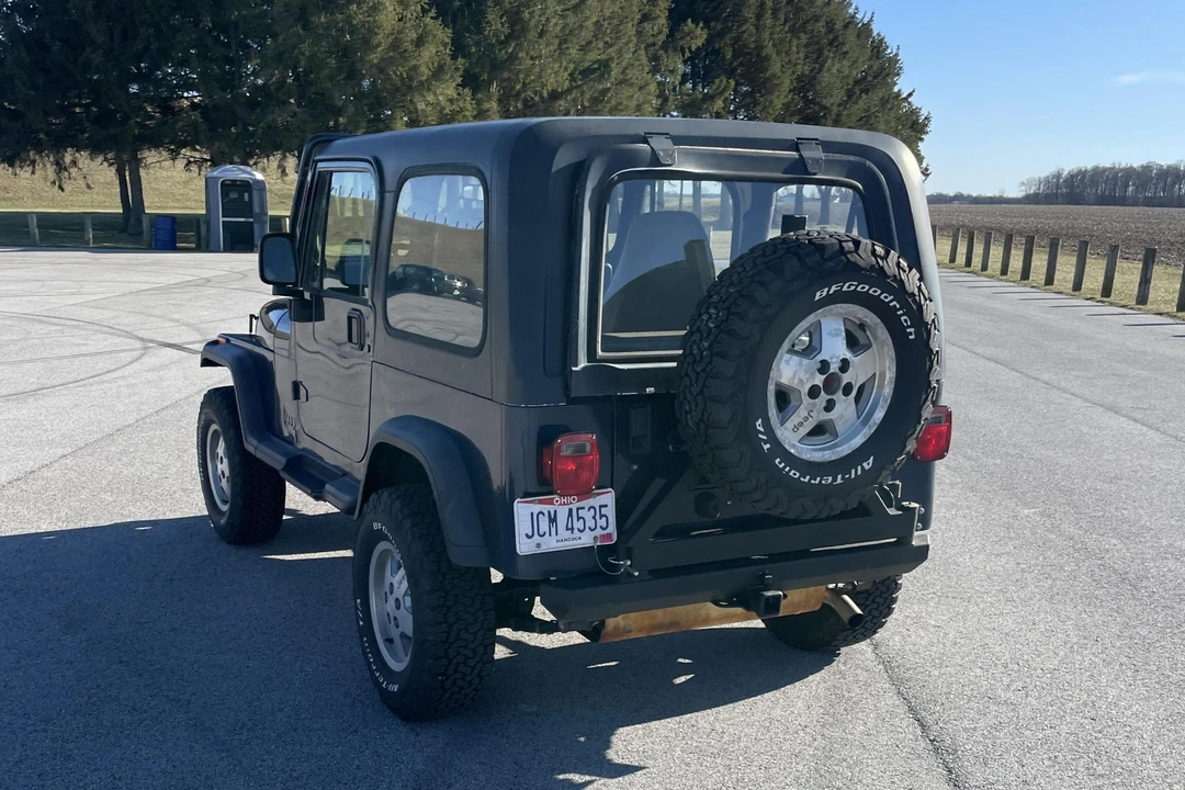 1994 Jeep YJ Wrangler - Image 10 of 31