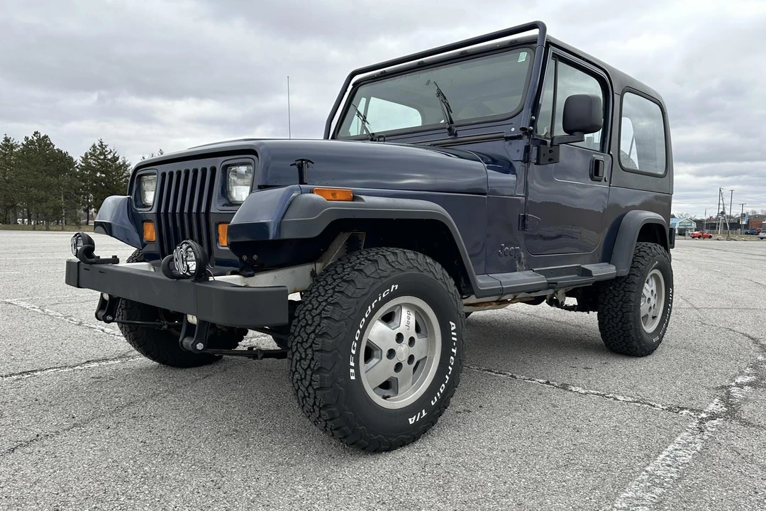 1994 Jeep YJ Wrangler - Image 7 of 31