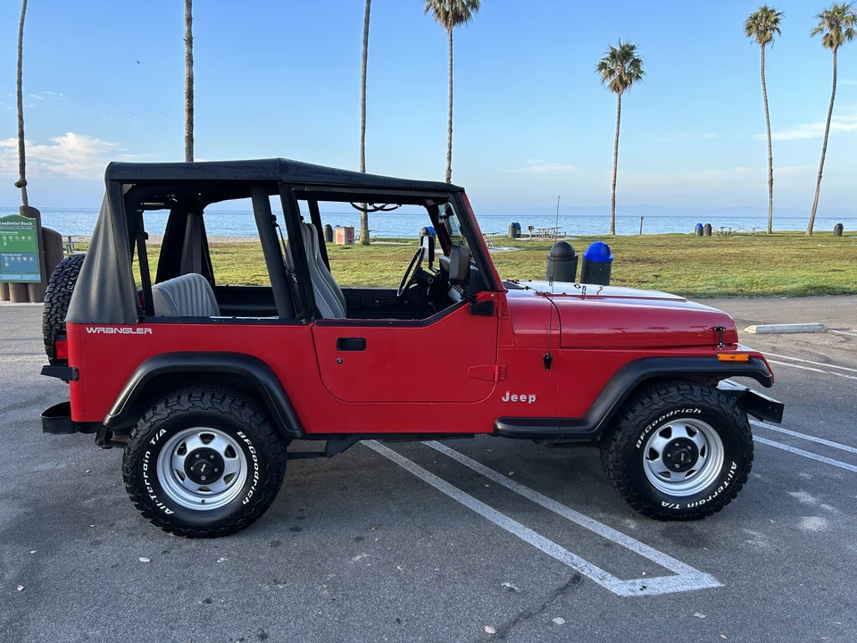 1994 Jeep YJ Wrangler - Image 17 of 31
