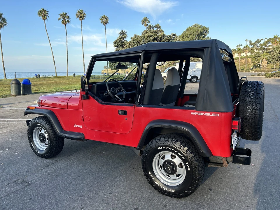 1994 Jeep YJ Wrangler - Image 8 of 31