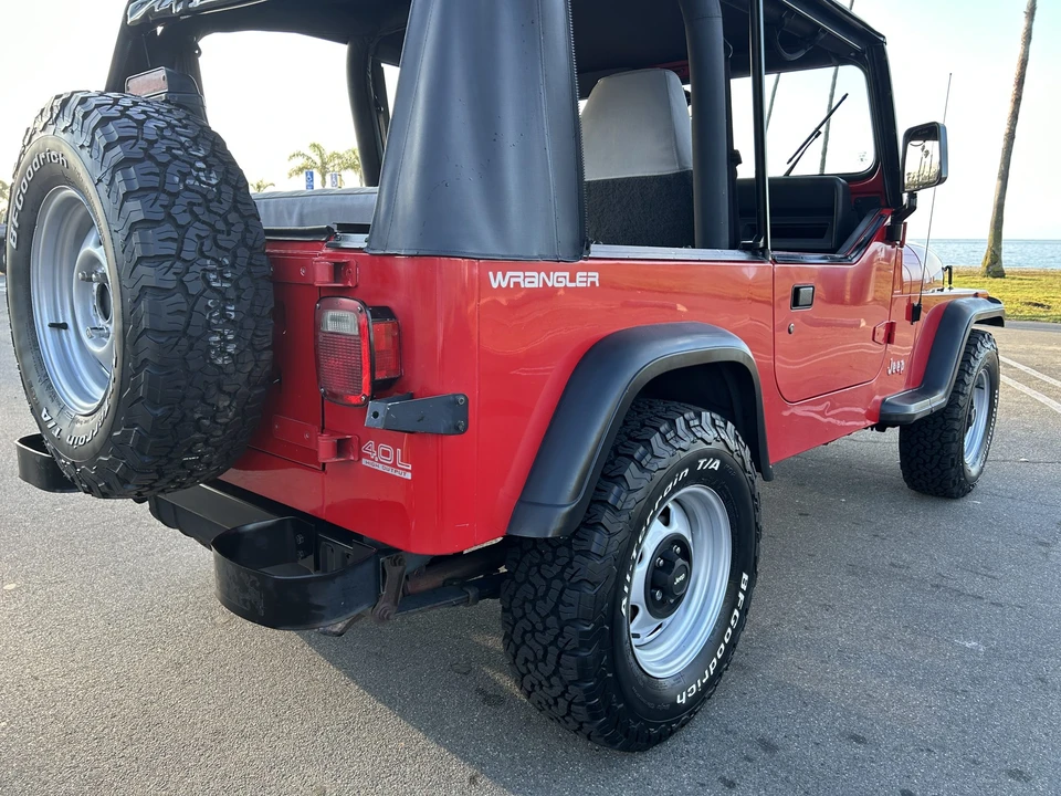 1994 Jeep YJ Wrangler - Image 13 of 31