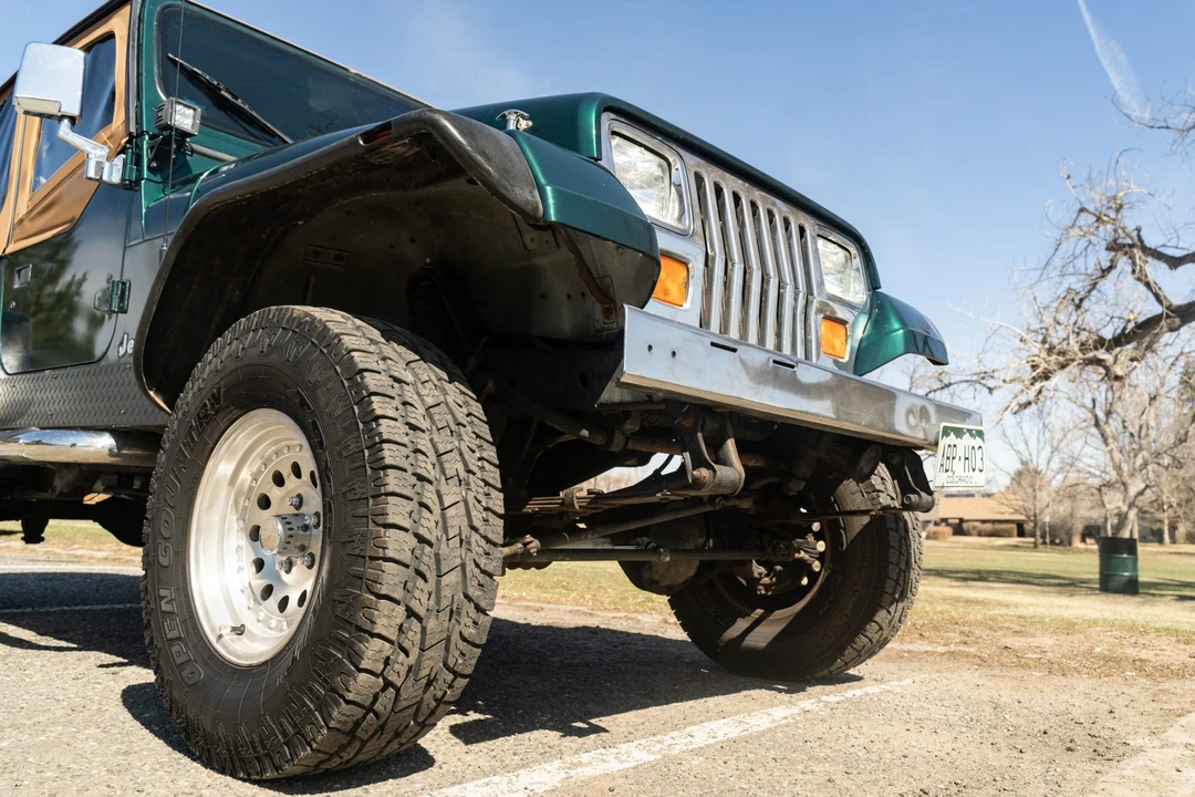1994 Jeep YJ Wrangler - Image 17 of 31