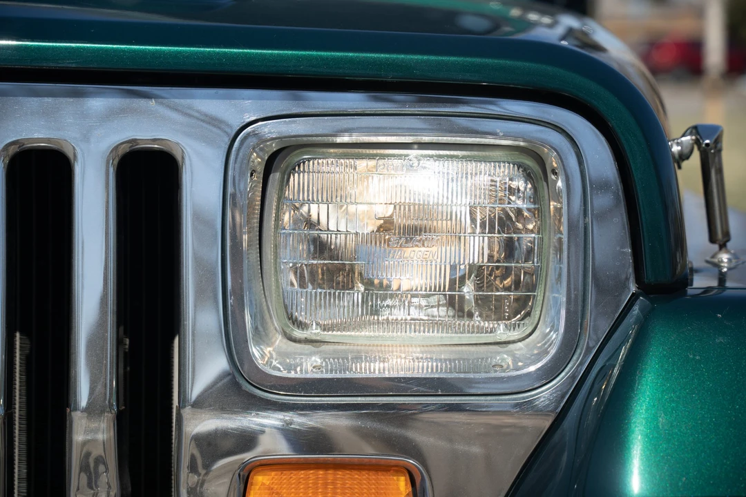 1994 Jeep YJ Wrangler - Image 11 of 31