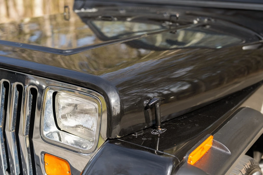 1994 Jeep YJ Wrangler - Image 14 of 31