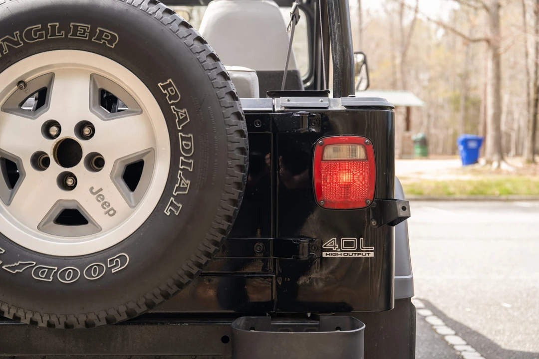1994 Jeep YJ Wrangler - Image 26 of 31