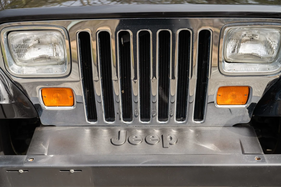1994 Jeep YJ Wrangler - Image 24 of 31
